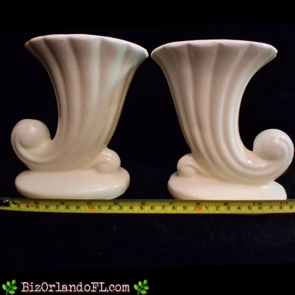 VINTAGE Pair of USA Art Pottery Matte White Cornucopia Planter Vases circa 1940s - Picture 6 of 10